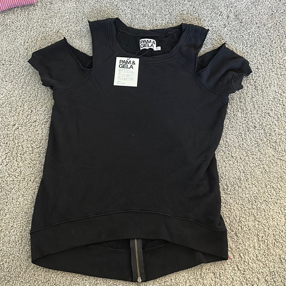 Pam & Gela Cold Shoulder Short Sleeved Sweatshirt. Size Medium. New with Tags